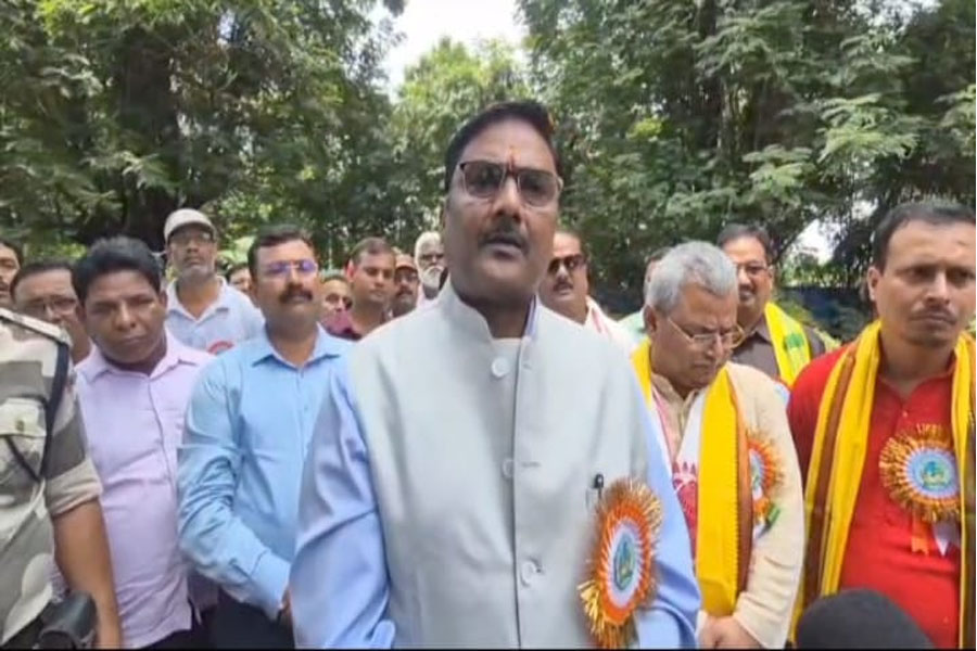 Asansol ECL CMD present in program of trade union close to BJP