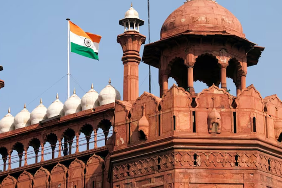 5 illegal Bangladeshis arrested for forcibly trying to enter Red Fort Delhi Cops says