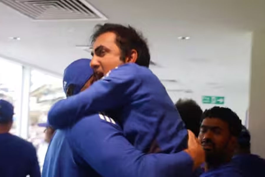 Gautam Gambhir's Unmissable 'Surrender' Post After India's Oval Test Win and celebrate like a child