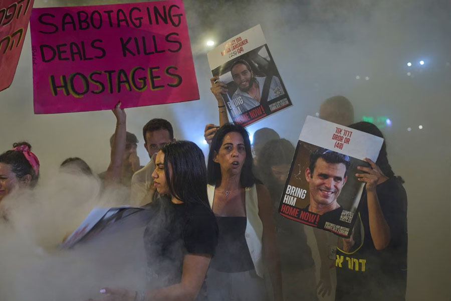 Thousands in Israel call on Benjamin Netanyahu for hostage deal with Hamas