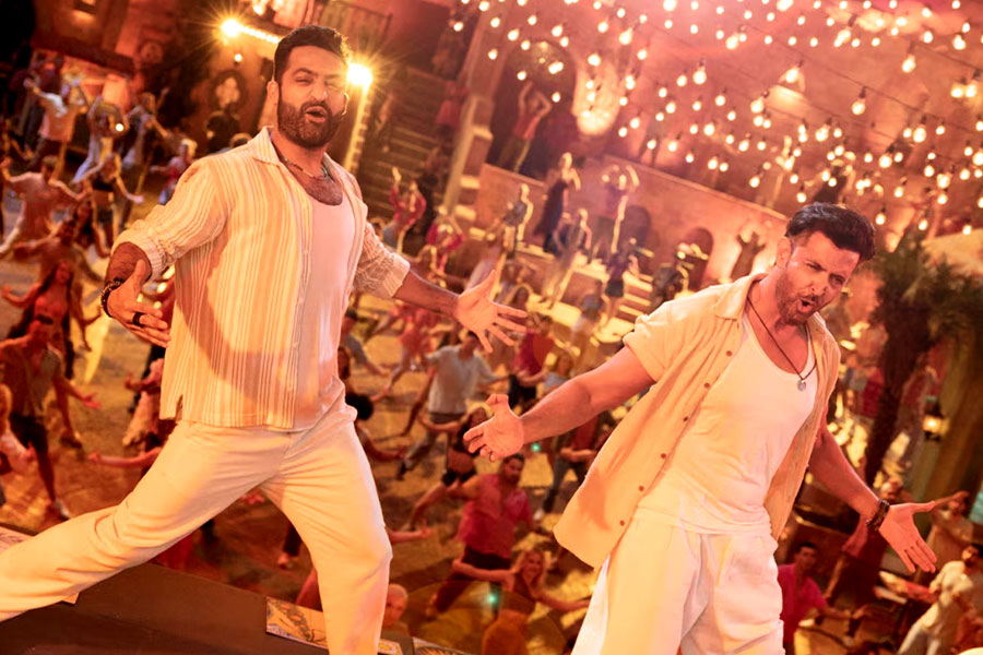 War 2: Jr NTR, Hrithik Roshan's dance-off song Janaab-e-Aali