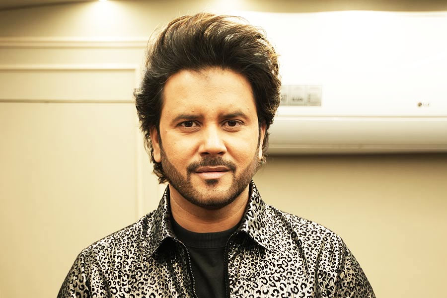 Singer Javed Ali Denies Sharing Stage With Pakistani Artistes After FWICE Warns Him