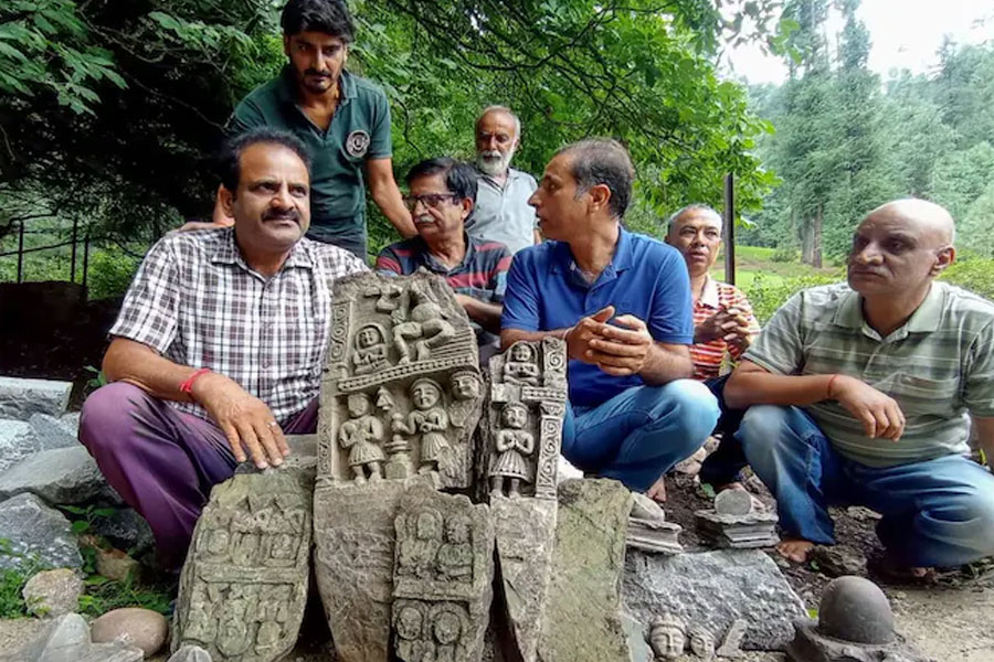 Ancient Hindu Idols Found During Excavation At Jammu And Kashmir Ananatnag District