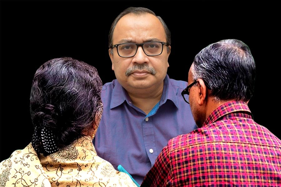 Bankshal court seek answer from abhaya father Kunal Ghosh ghosh defamation case