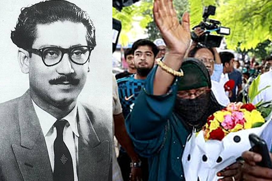 Police pushes back two persons from Dhanmandi house who went to pay tribute to Sheikh Mujibur Rahaman on death anniversary