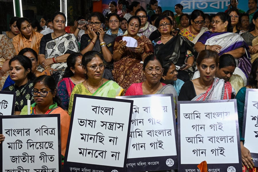 US news paper New York Times published news of Bengalis attacked in India