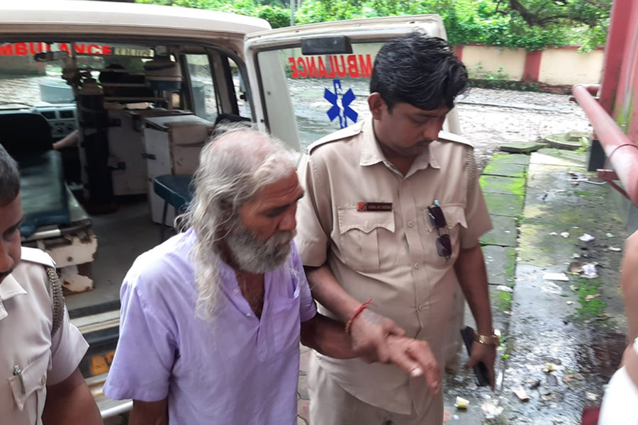 Bangladesh miscreant allegedly disguised as saint in Tehatta