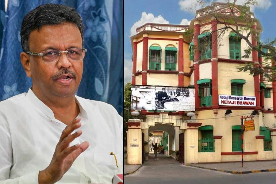 Banners and hoardings removed from Netaji Bhawan