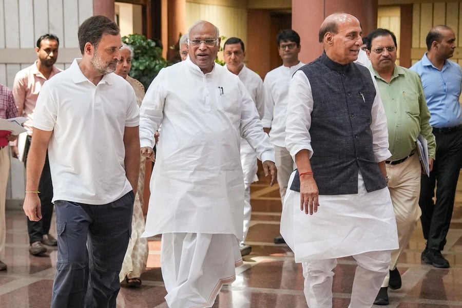 Rajnath Singh Called Kharge Seeking Support, for VP Election