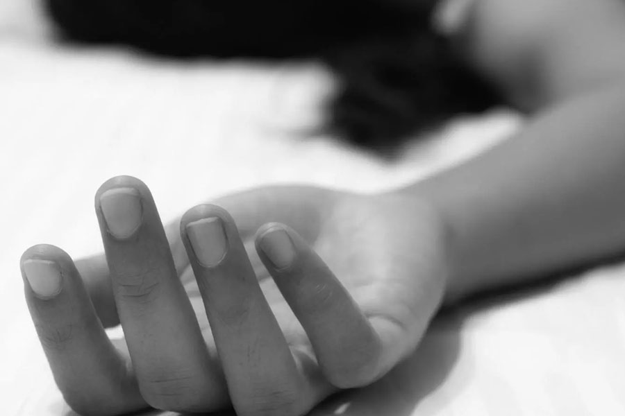 Telangana woman dies mysteriously and family alleges starvation amid dowry