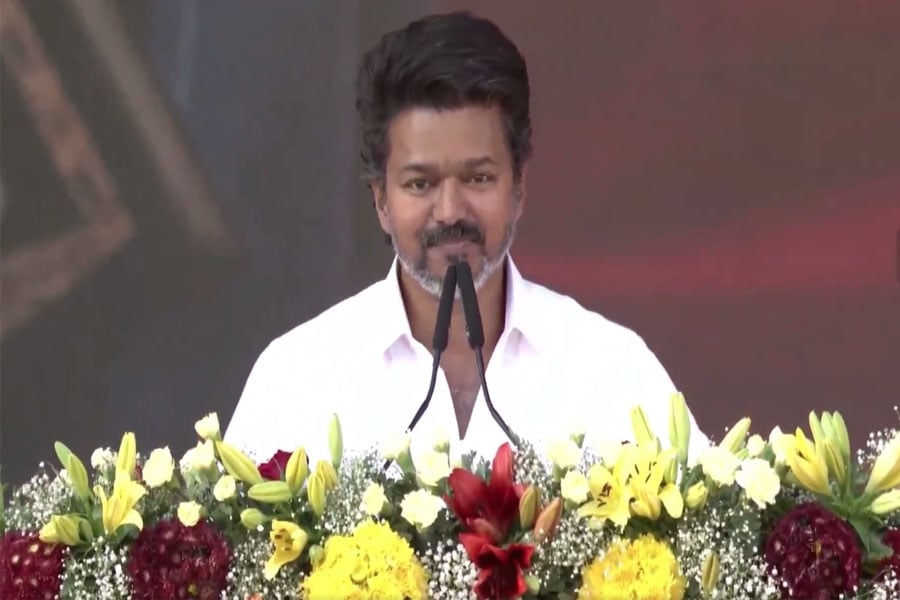 Thalapathy Vijay announce no alliance in assembly election