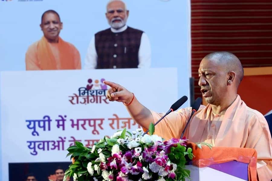 Yogi Adityanath announces wage guarantee for workers at 'Rozgar Mahakumbh' inauguration speech
