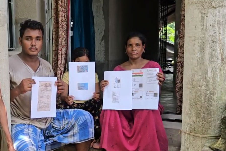 Bengali worker held in Tamil Nadu for 22 days,Taki's family approaches administration