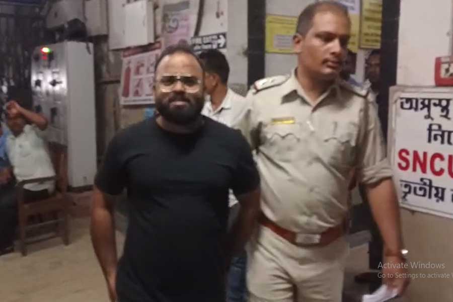 titagarh police arrest arjun singh close bjp leader vishal jaiswal