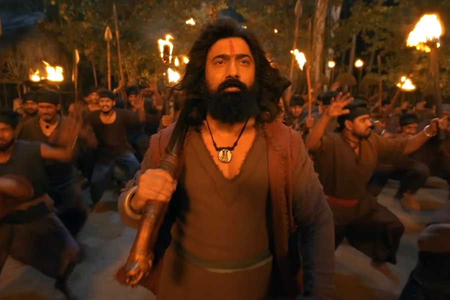 bengali film Raghu Dakat's review
