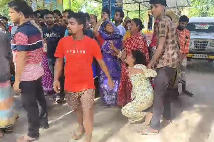 Minor and woman die in bike accident in South 24 Parganas