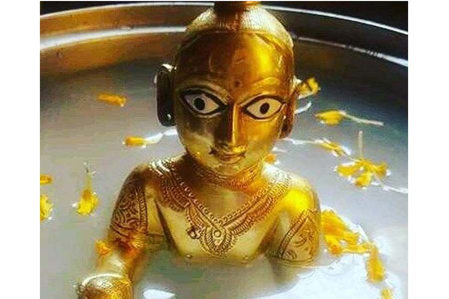 Follow these rules to perform the Pran Pratishtha of Gopal on Janmashtami 