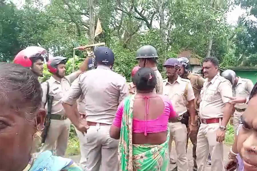 bjp tmc clash at khanakul hooghly west bengal