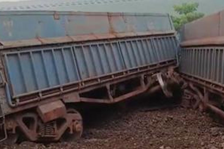 Terrible train accident in Jharkhand