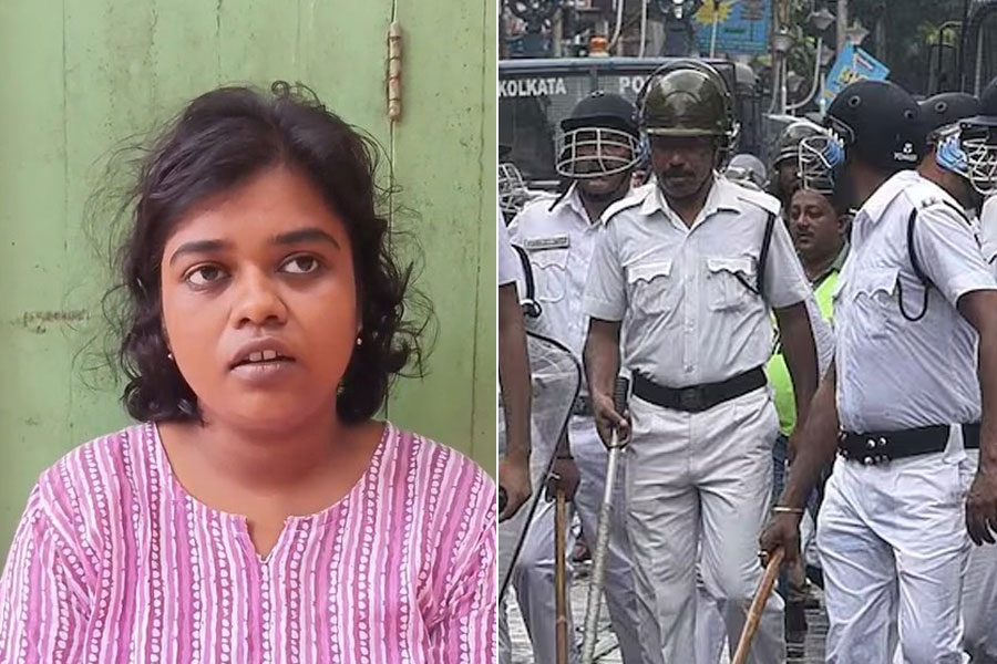 Man enters the room in a Calcutta University ladies hostel police reach spot