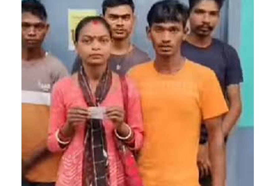 A couple won 1 crore rupees in Lottery