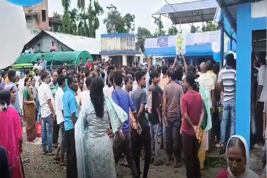 fight erupt in malbazar amader para amader sandhan camp