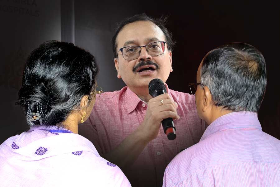 Dr Narayan Banerjee suggests mental treatment for RG Kar victim's parents