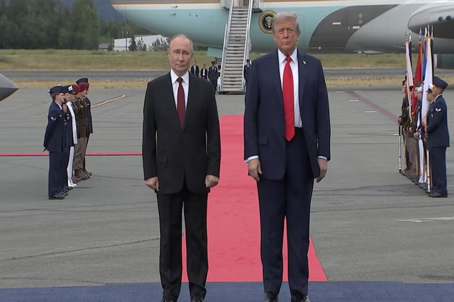 Vladimir Putin delegation pain 2 crore in cash to leave alaska