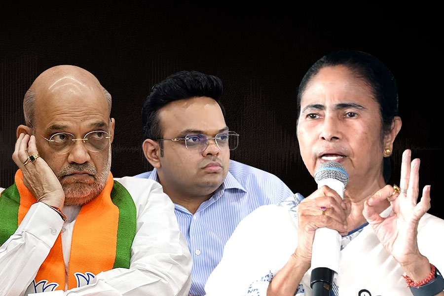 Mamata Banerjee slams Amit Shah over his son