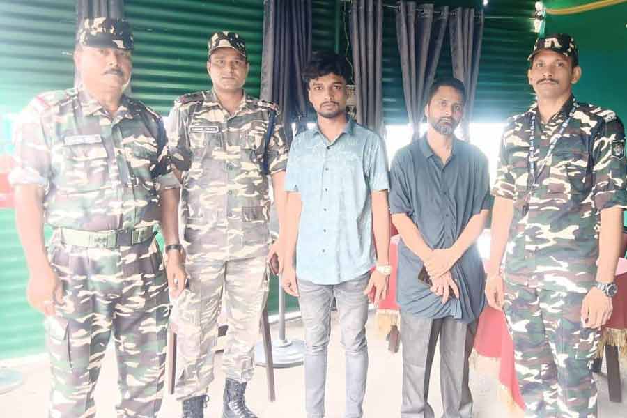 2 Bangladeshi infiltrators arrested in Siliguri