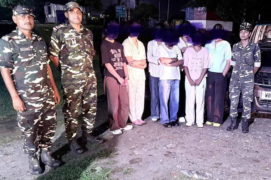 6 Nepali girl detain in Siliguri before being trafficked