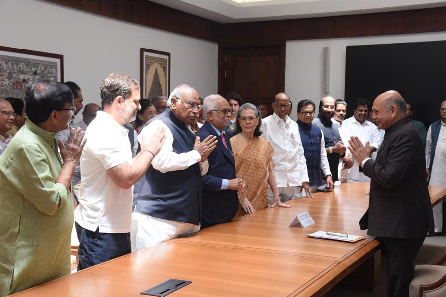 B Sudershan Reddy files nomination with Rahul and sonia beside