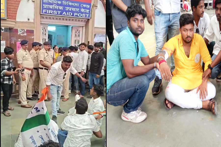 Two tmc leader injured in train when raising jay bangla slogan