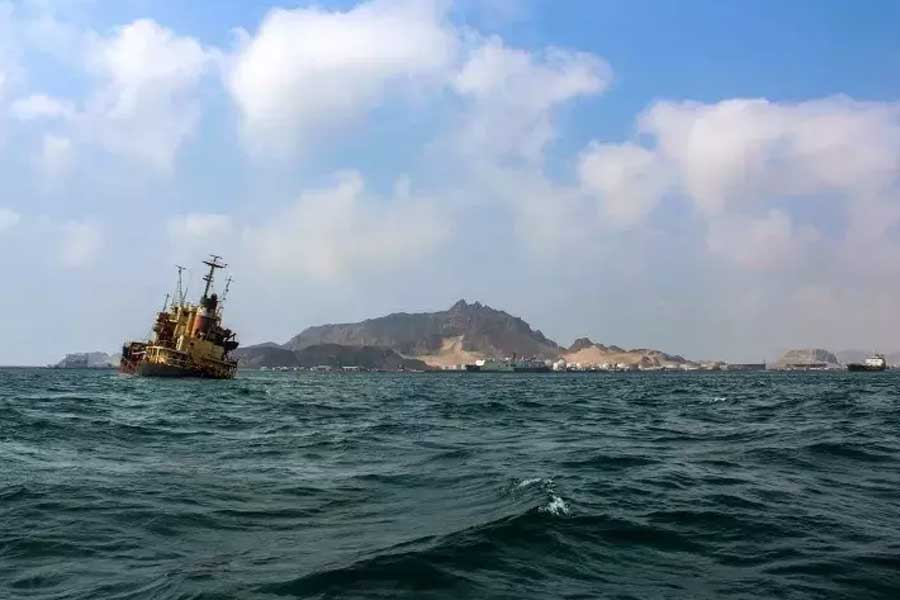 68 refugees and migrants die as boat sinks off Yemen