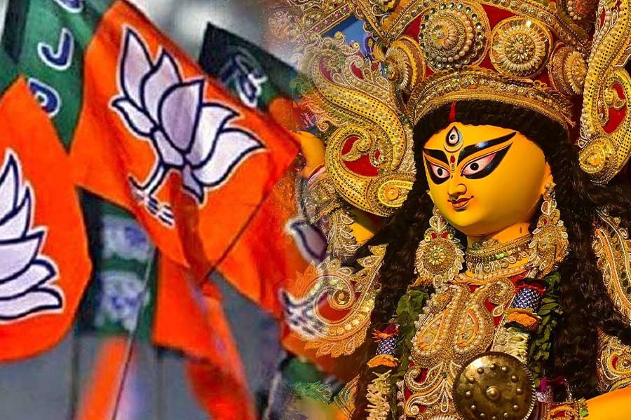 Committee of two BJP leaders from Howrah is taking donations for puja