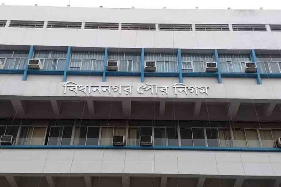 Bidhannagar Municipal Corporation decides to keep street lights off until water recedes