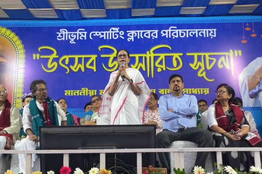 Durga Puja 2025: CM Mamata Banerjee strengthens bengali emotion from puja programme