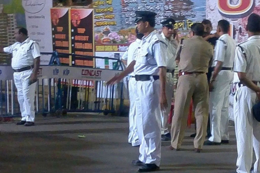 Kolkata Police issues advisory to tackle heavy rainfall during Durga Puja