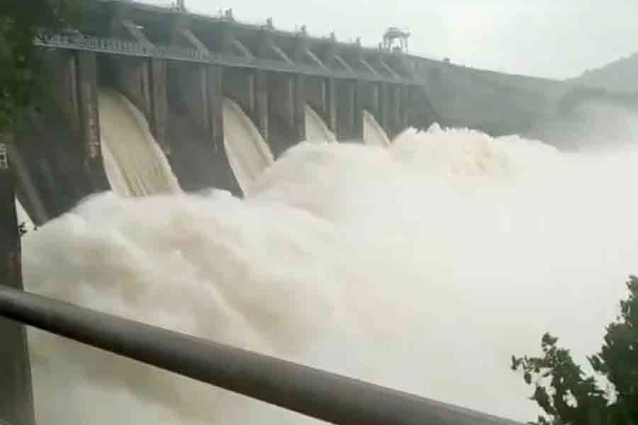 DVC again releases water 70 thousands cusec