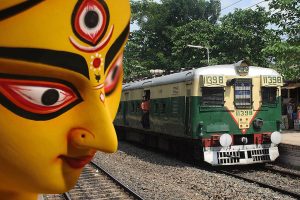 Durga Puja 2025, All local trains will stop at every station, Railways takes multiple decisions in Sealdah division to control Puja crowd