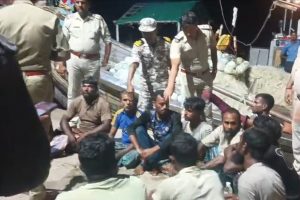 Diamond Harbour Indian Coast guard apprehend bangladesh troller