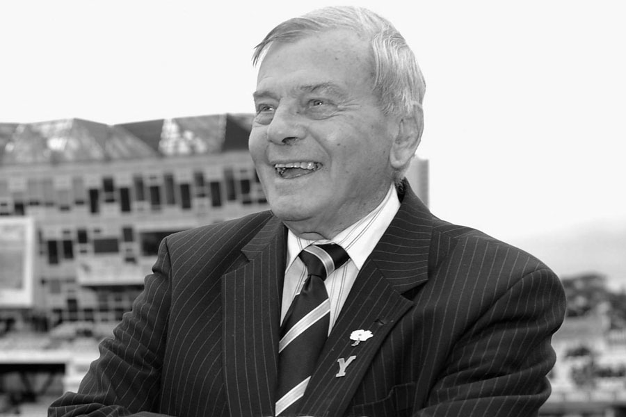 Legendary umpire Dickie Bird dies aged 92