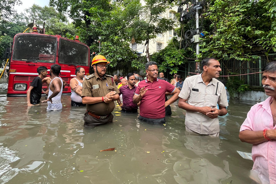 Massive fire broke out at Kolkata