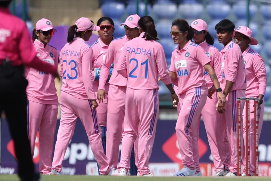 Why did India Women's Cricket Team change jersey from blue to pink against Australia?