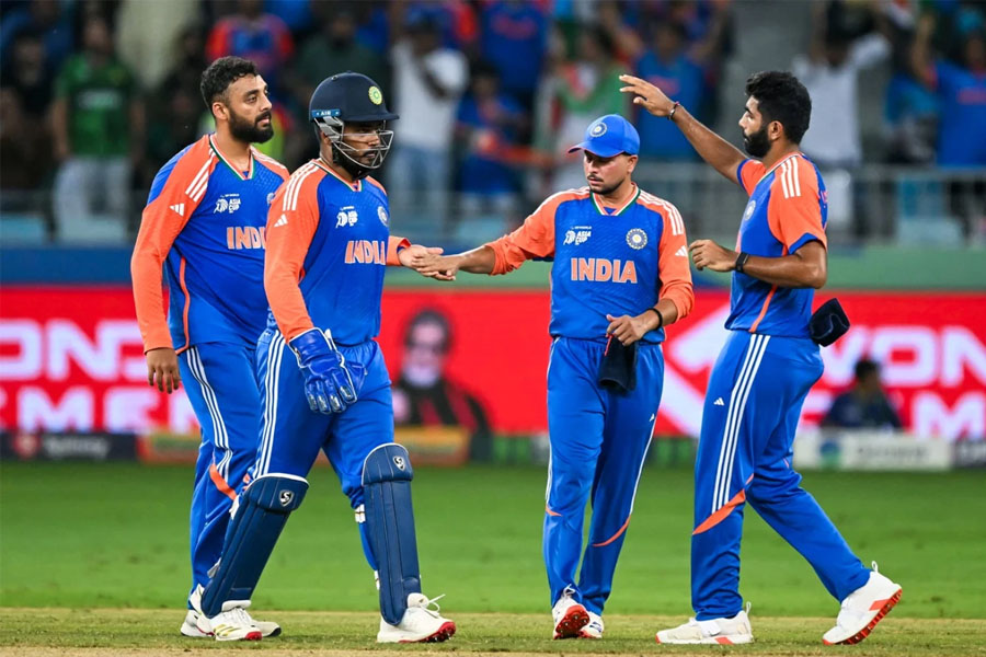 IND VS PAK LIVE: India wins in spin trifecta, Pakistan falls short of 150 in Asia Cup final