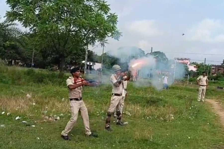 Kurmis to block rail and road for indefinite period ahead of Puja