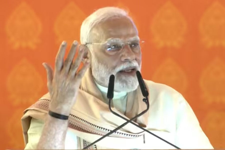 When Bihar progresses, Congress, RJD insult state, PM modi says 'bidi-Bihar' remark