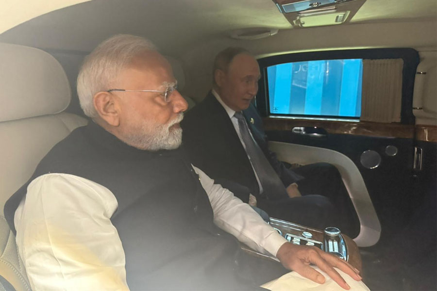 PM Modi, Putin make a statement with carpool