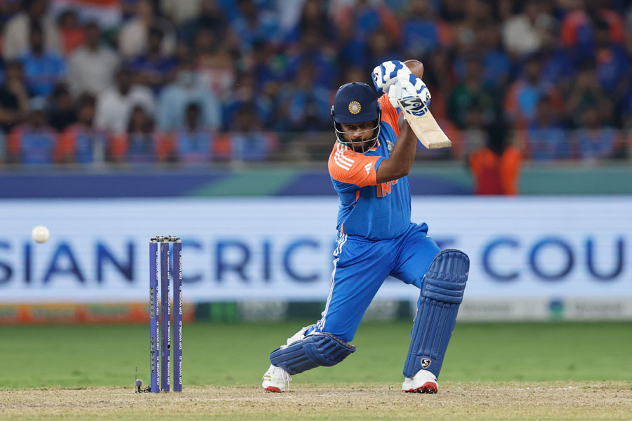 Tilak Varma-Sanju Samson are fighting, India is returning to the match