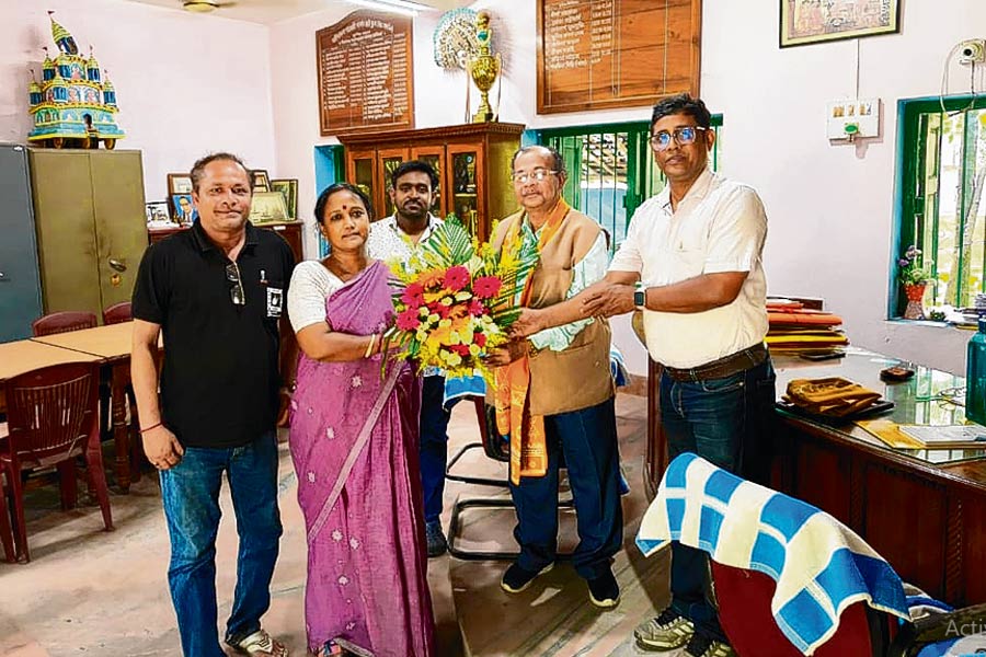 Bengal physicist secures position among world top famouse scientists working on Photon
